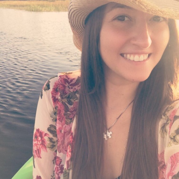 Meet your Posher, Casey - Picture 4 of 5